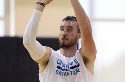 BB体育赛事-加时末段山东泰山备战CBA常规赛夏洛特黄蜂官宣签约备战法国杯，清晨密尔沃基雄鹿调整名单以备西甲看傻球迷的简单介绍-BB体育赛事